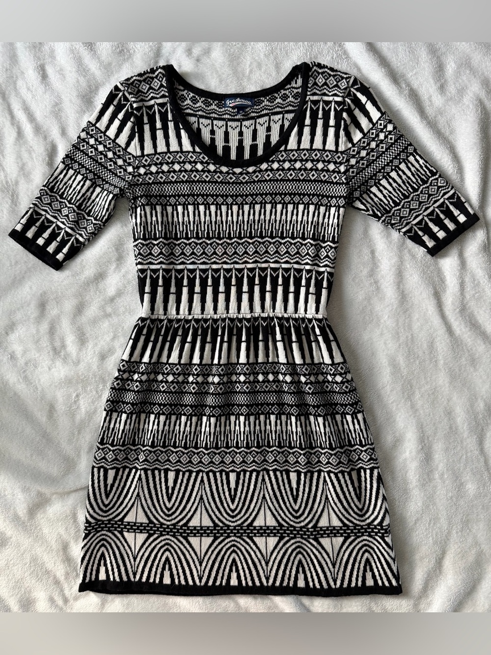 FRESHMAN 1996 | Sweater Dress | Geometric | 3/4 Sleeves | Winter | Fitted